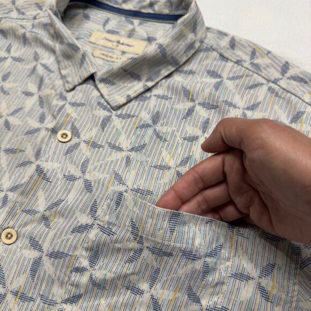 Tommy Bahama Mens Size XL Island Zone Geometric Tropical Hawaiian Camp‎ Shirt - Picture 5 of 11
